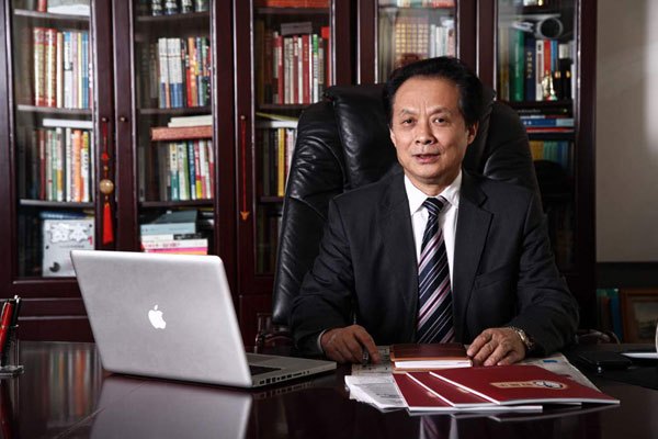 全國人大代表、好醫生藥業集團董事長耿福能